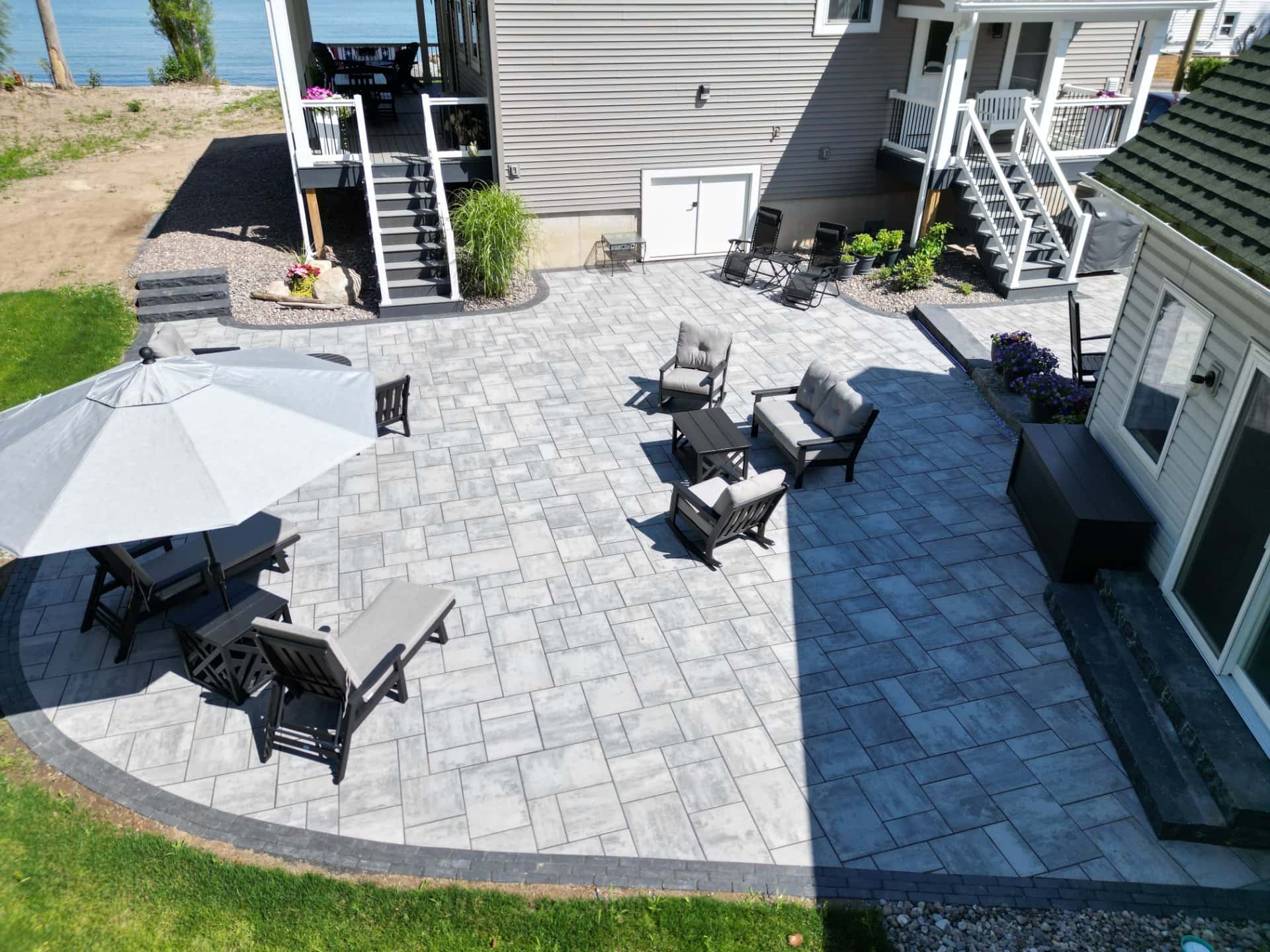 Paver patio built by Cenzi Hardscapes & Excavation